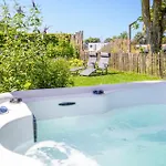 2 Bedroom In Semesterbostad Voorthuizen